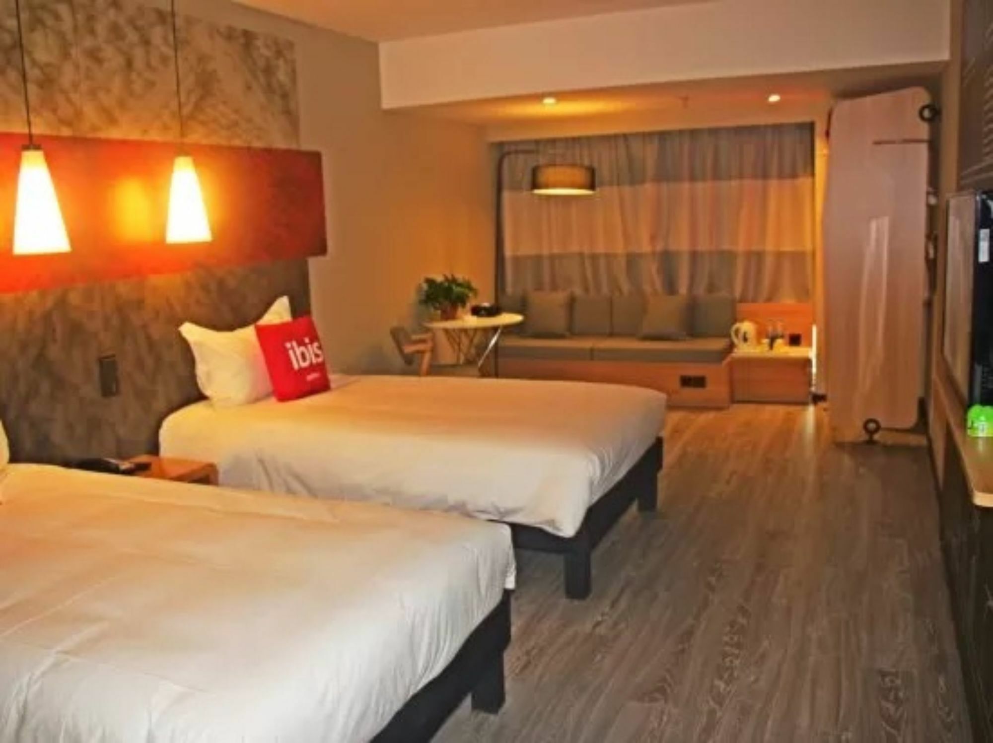 Ibis Dujiangyan Hotel Chengdu Eksteriør bilde